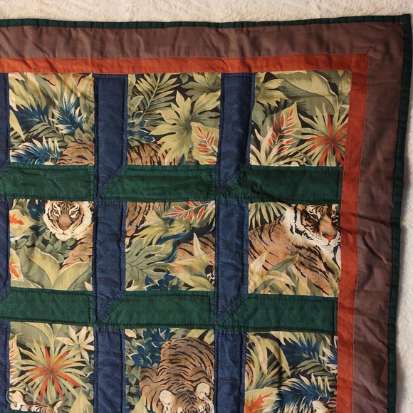Beautiful Tiger Handmade Small Quilt With Tigers - Picture 5 of 16